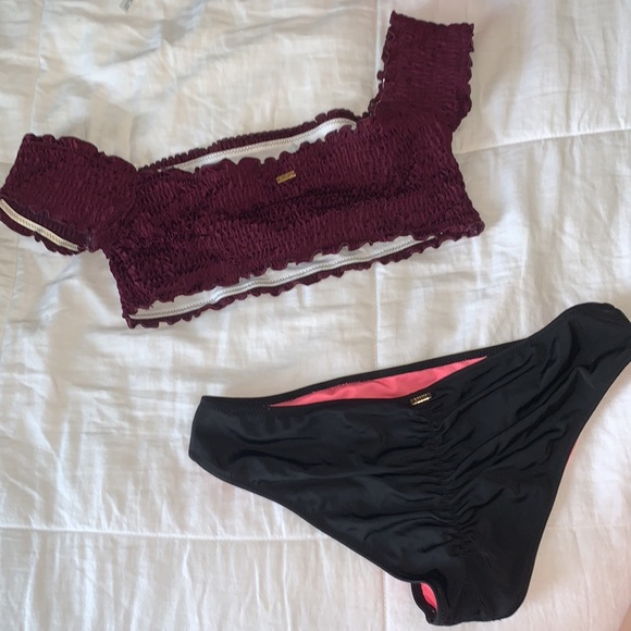 Victoria Secret Bikini - Picture 2 of 4